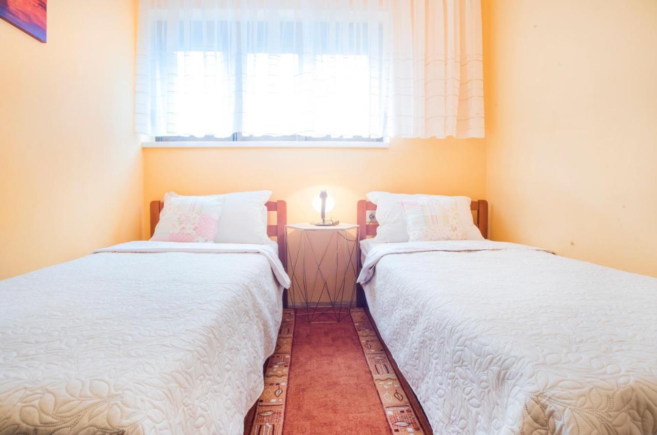 Apartments Karmelic Малинська Екстер'єр фото