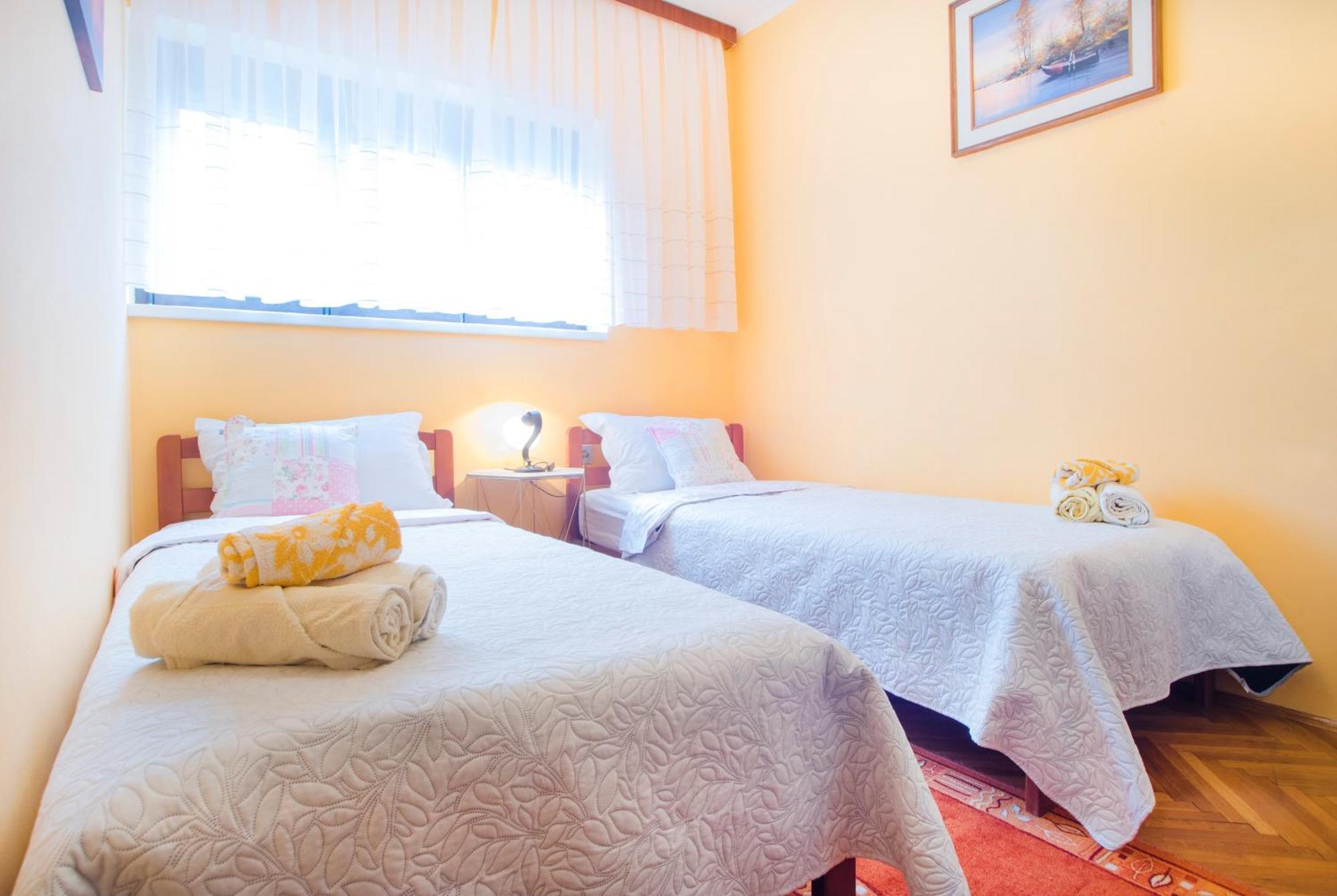 Apartments Karmelic Малинська Екстер'єр фото