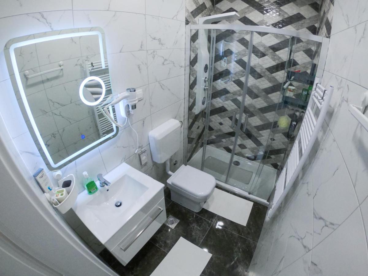 Apartments Karmelic Малинська Екстер'єр фото